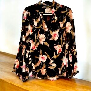 White house Black market black floral top. Size 6